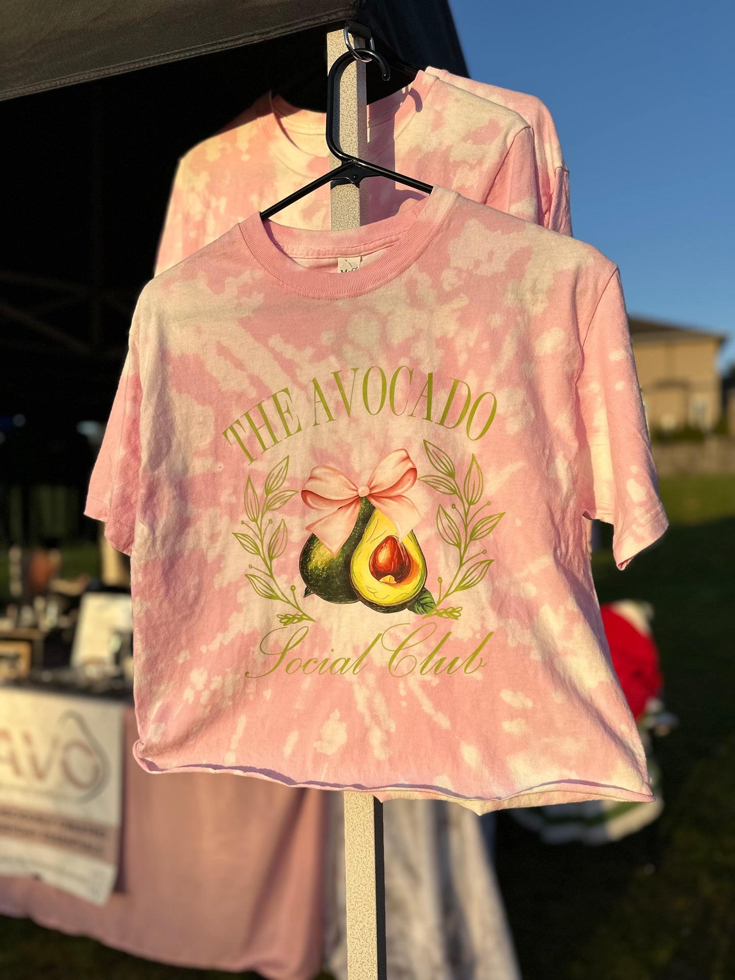 T-shirt: Pink & White Long Crop THE AVOCADO SOCIAL CLUB