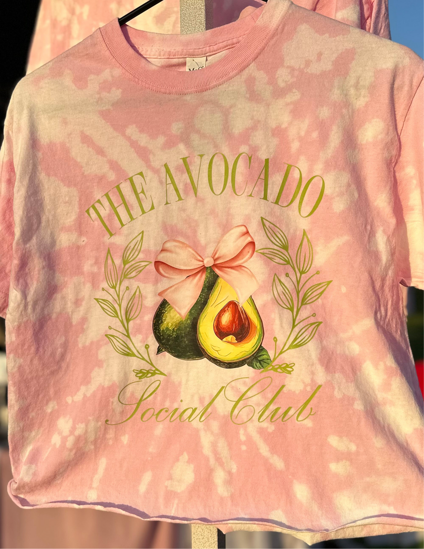 T-shirt: Pink & White Long Crop THE AVOCADO SOCIAL CLUB